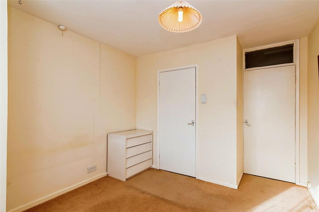 2 bedroom flat for sale in Cross Keys, Lichfield, WS13