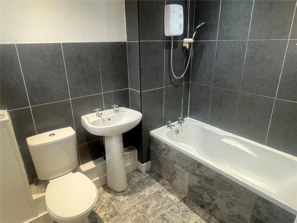 Additional property image - Barnwood Close, Redditch, Worcestershire, B98