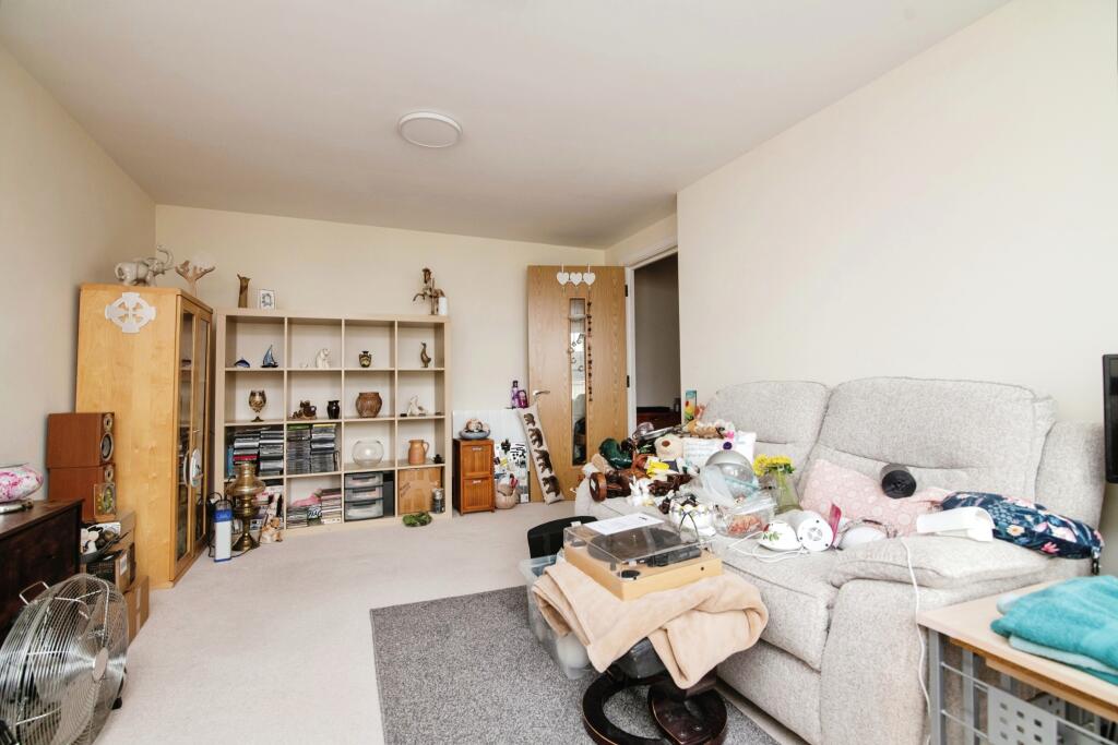 Additional property image - Clive Road, Redditch, Worcestershire, B97