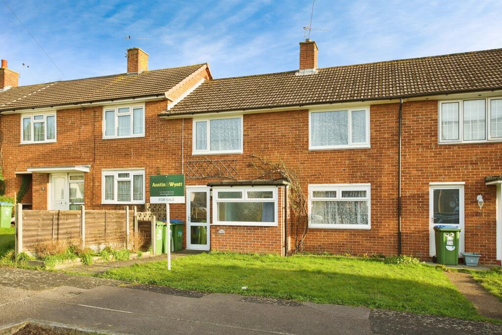 3 bedroom terraced house for sale in Kingsclere Avenue, Southampton