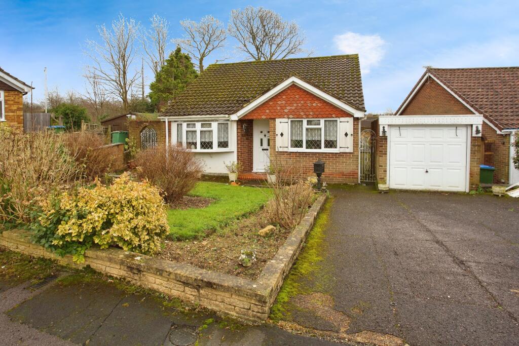 2 bedroom bungalow for sale in St. Margarets Close, Southampton, Hampshire, SO18
