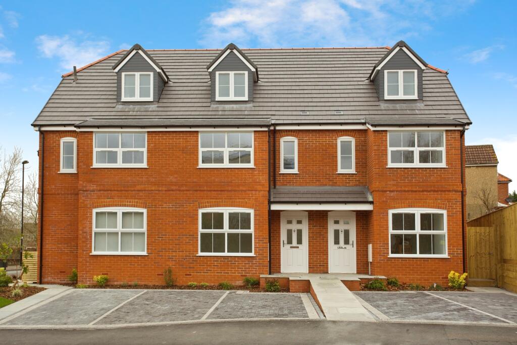 3 bedroom terraced house for sale in Weston Lane, Southampton, Hampshire, SO19