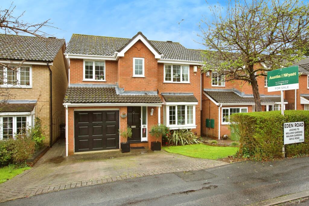 4 bedroom detached house for sale in Eden Road, West End, Southampton, Hampshire, SO18