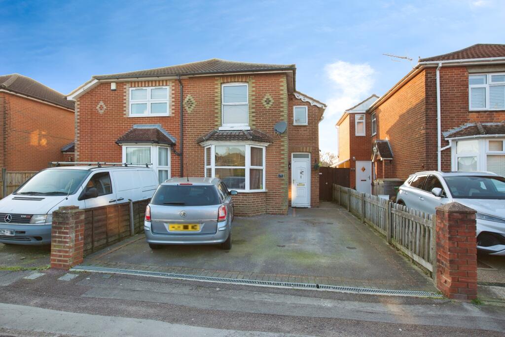 3 bedroom semi-detached house for sale in Whites Road, Southampton, Hampshire, SO19