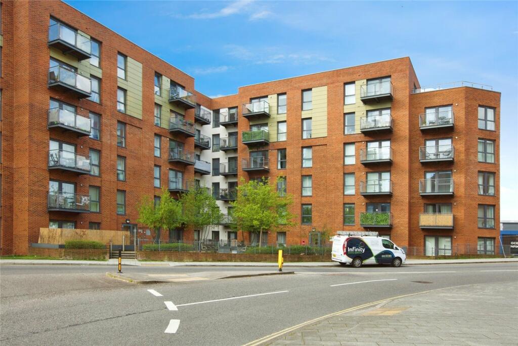 2 bedroom flat for sale in Keel Road, Southampton, Hampshire, SO19