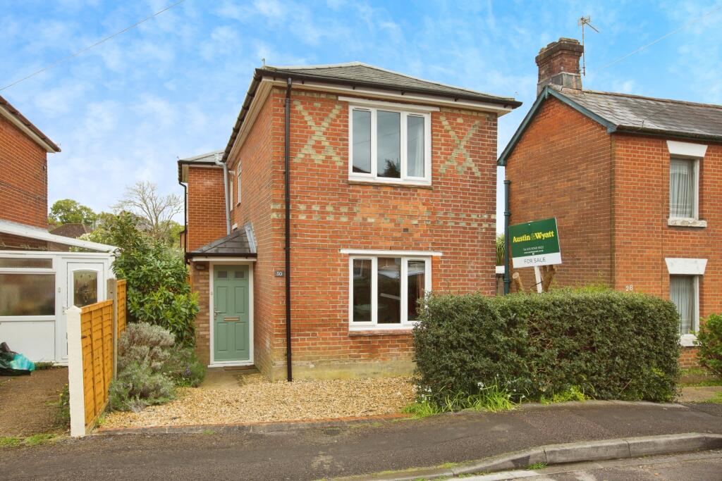 3 bedroom detached house for sale in Brook Road, Southampton, Hampshire, SO18