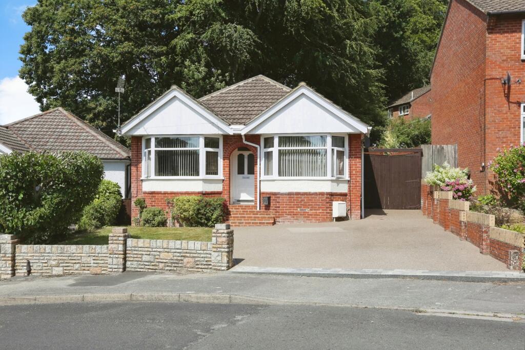 Main image of property: Mon Crescent, Southampton, Hampshire, SO18