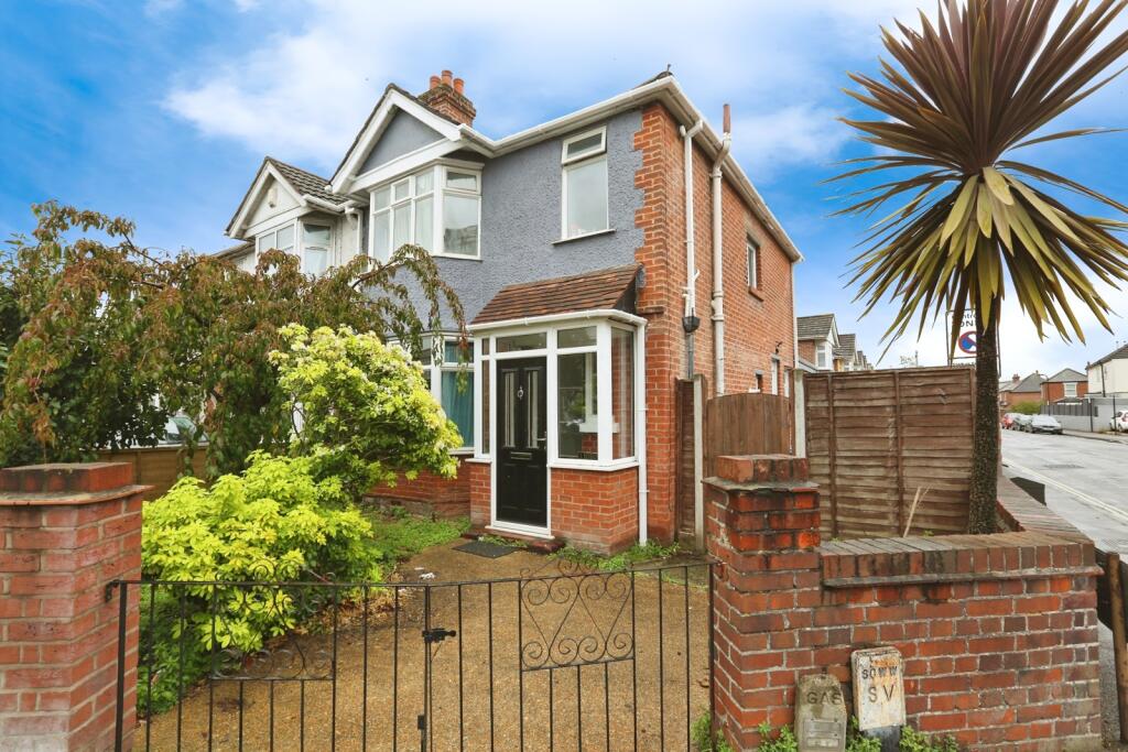 Main image of property: Bitterne Road West, Southampton, Hampshire, SO18