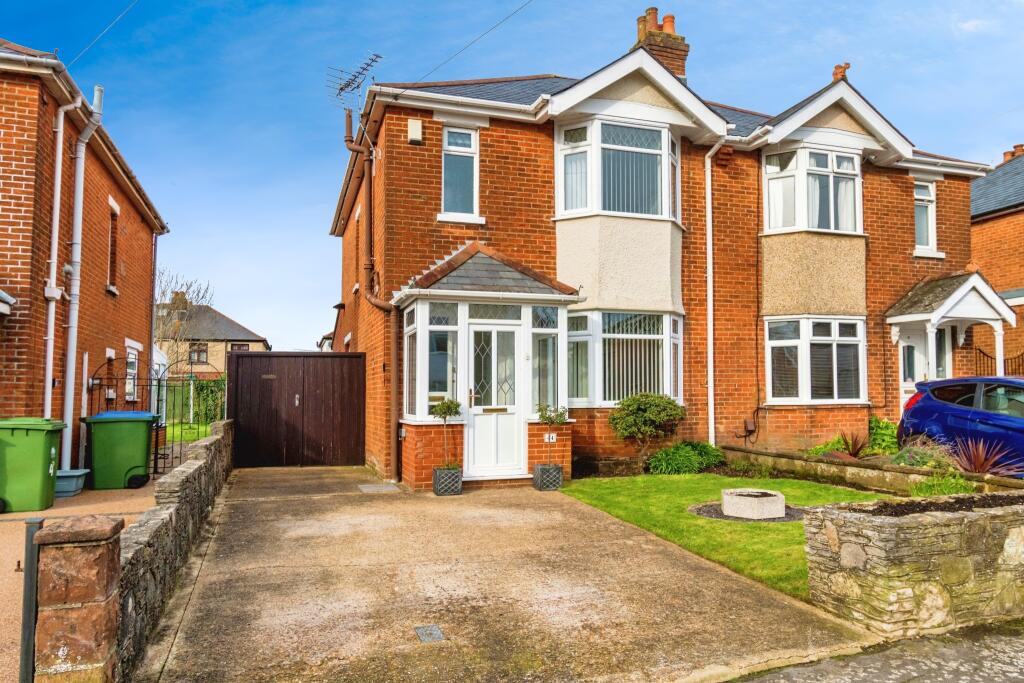 3 bedroom semi-detached house for sale in Mill Road, Southampton, Hampshire, SO15