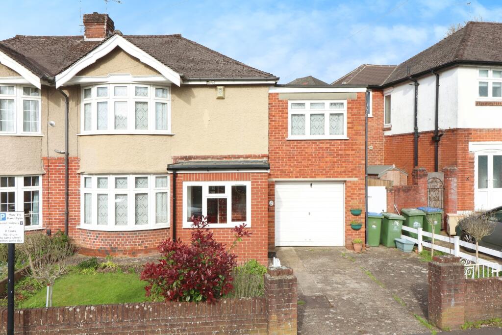 3 bedroom semi-detached house for sale in Dale Valley Road, Southampton, Hampshire, SO16