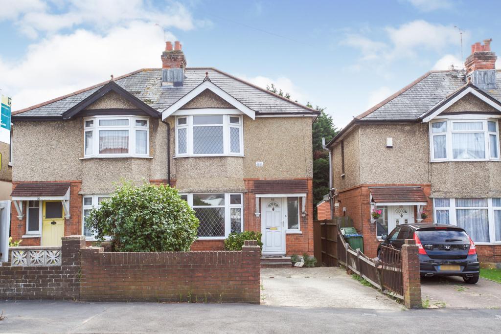 2 bedroom semidetached house for sale in Regents Park Road