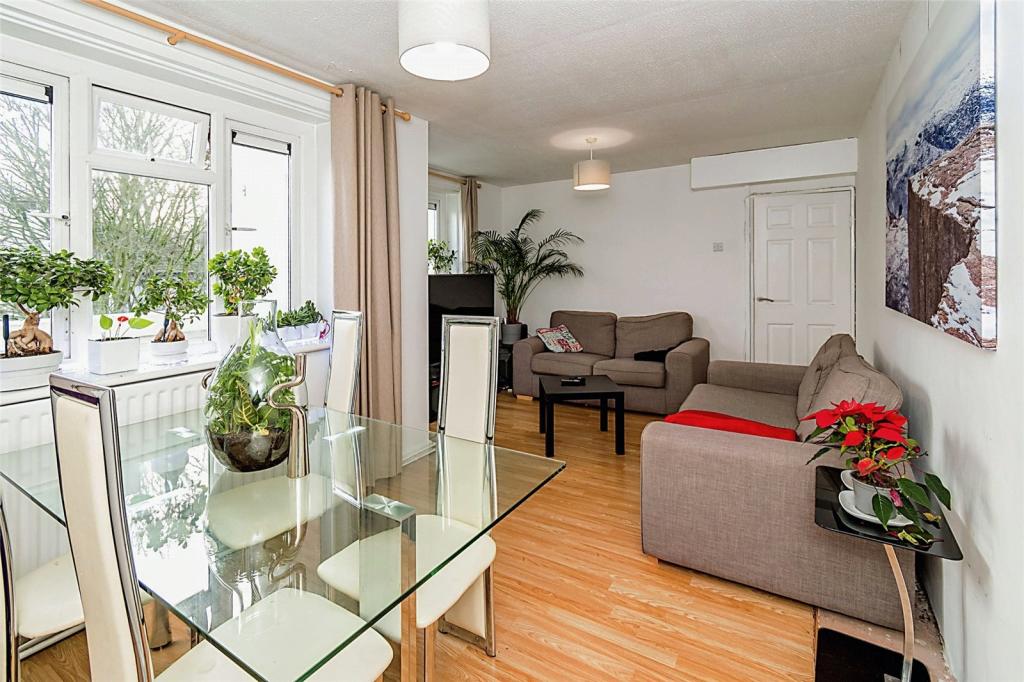 2 bedroom flat for sale in North Front, Southampton, SO14