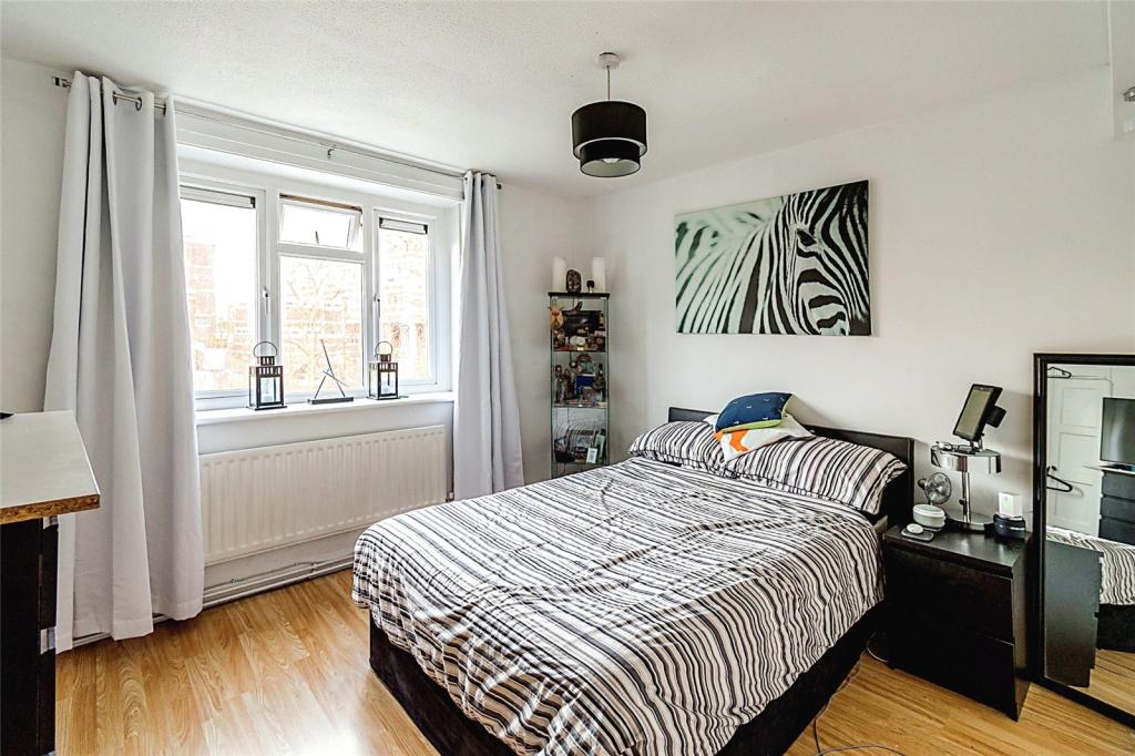 2 bedroom flat for sale in North Front, Southampton, SO14