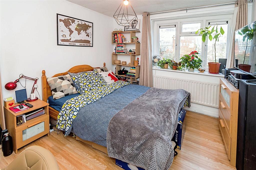 2 bedroom flat for sale in North Front, Southampton, SO14