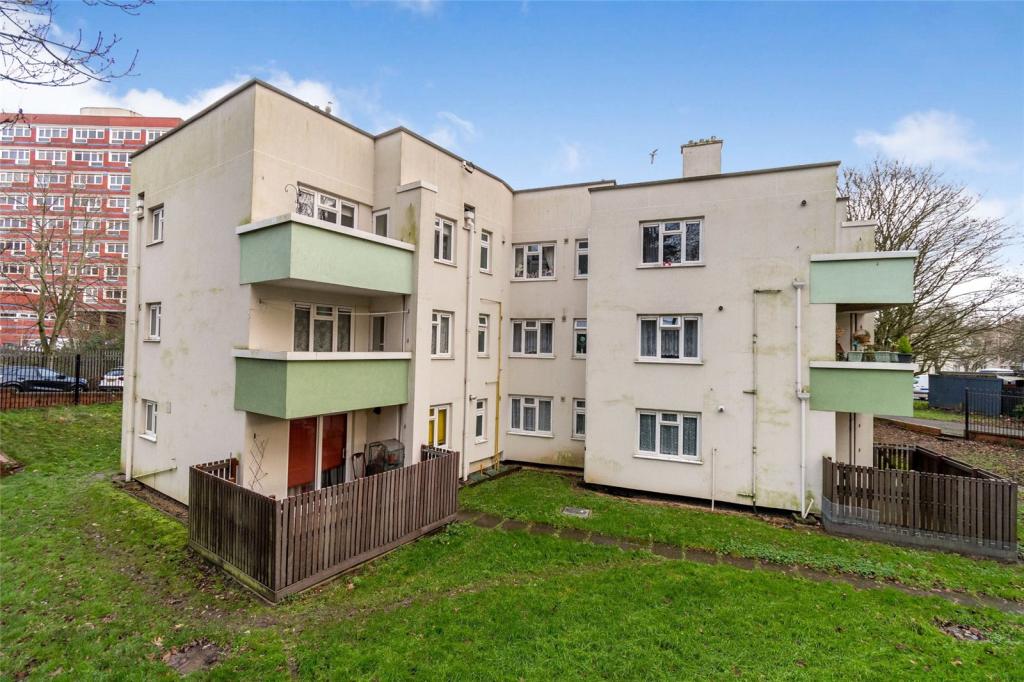 2 bedroom flat for sale in North Front, Southampton, SO14