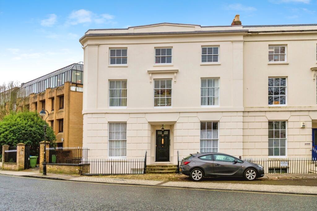 2 bedroom flat for sale in Carlton Crescent, Southampton, Hampshire, SO15