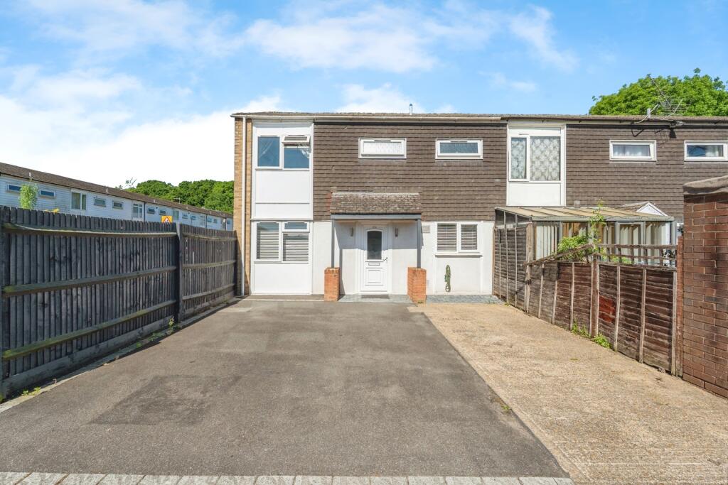 Main image of property: Leaside Way, Southampton, Hampshire, SO16