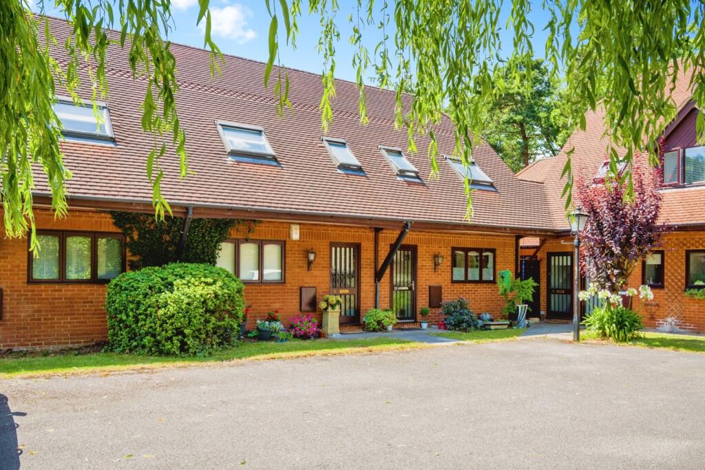 Main image of property: Bassett Crescent West, Southampton, Hampshire, SO16
