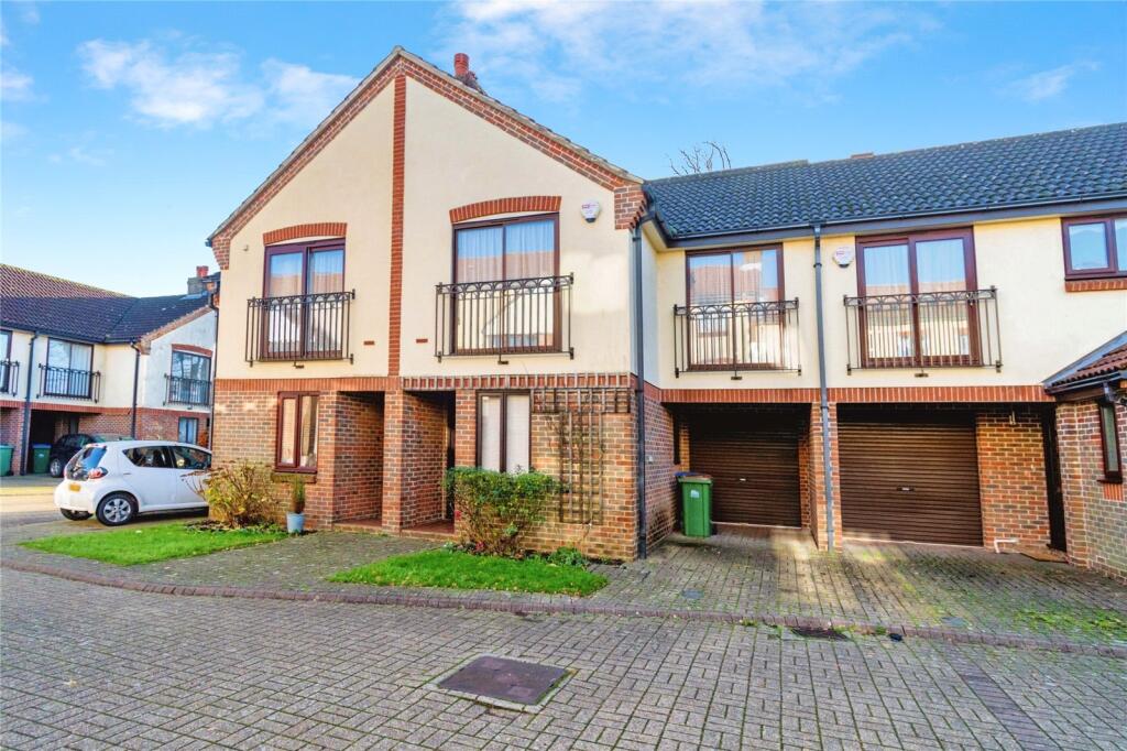Main image of property: Mayfair Gardens, SOUTHAMPTON, Hampshire, SO15