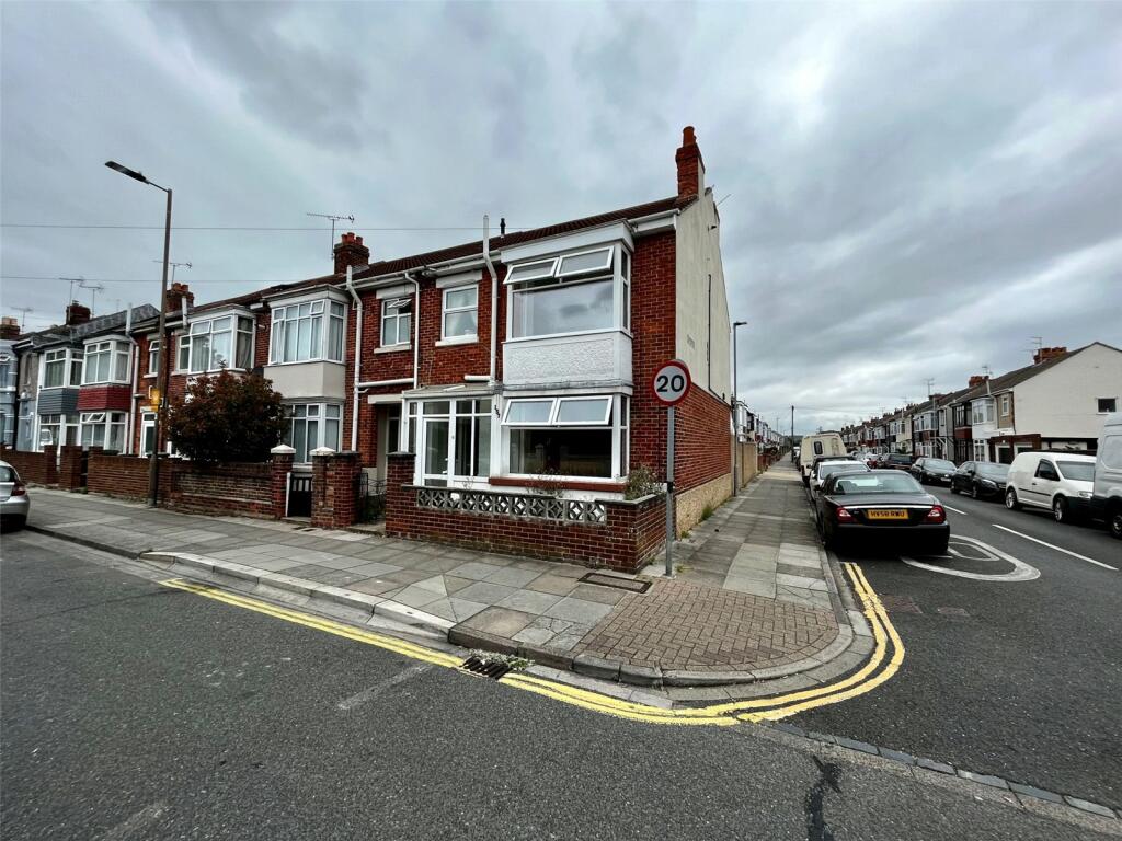3 bedroom end of terrace house for sale in Stubbington Avenue, Portsmouth, Hampshire, PO2
