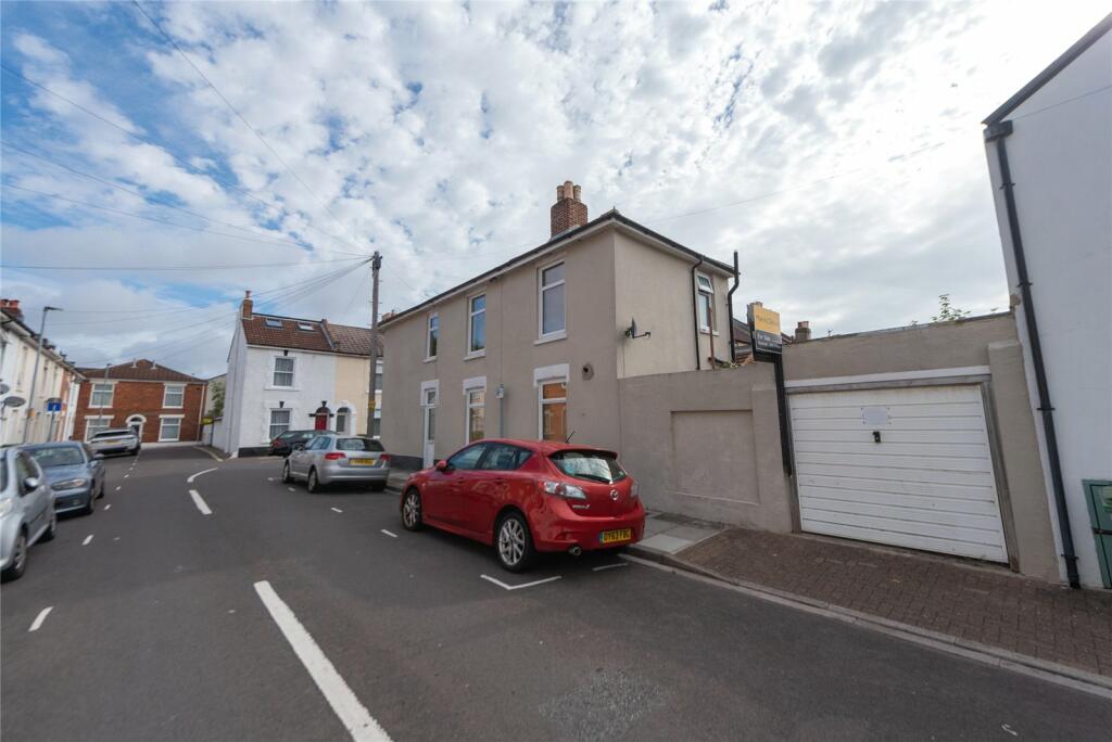 3 bedroom end of terrace house for sale in Lawson Road, Southsea, Hampshire, PO5