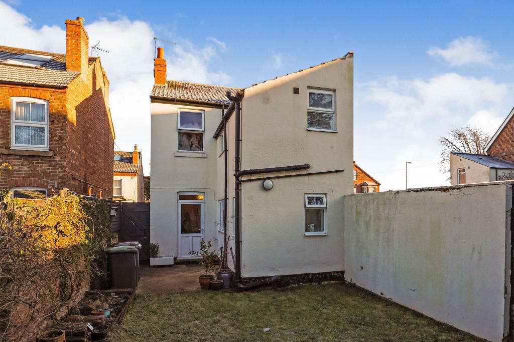 2 bedroom detached house for sale in Dagmar Grove, Beeston, Nottingham