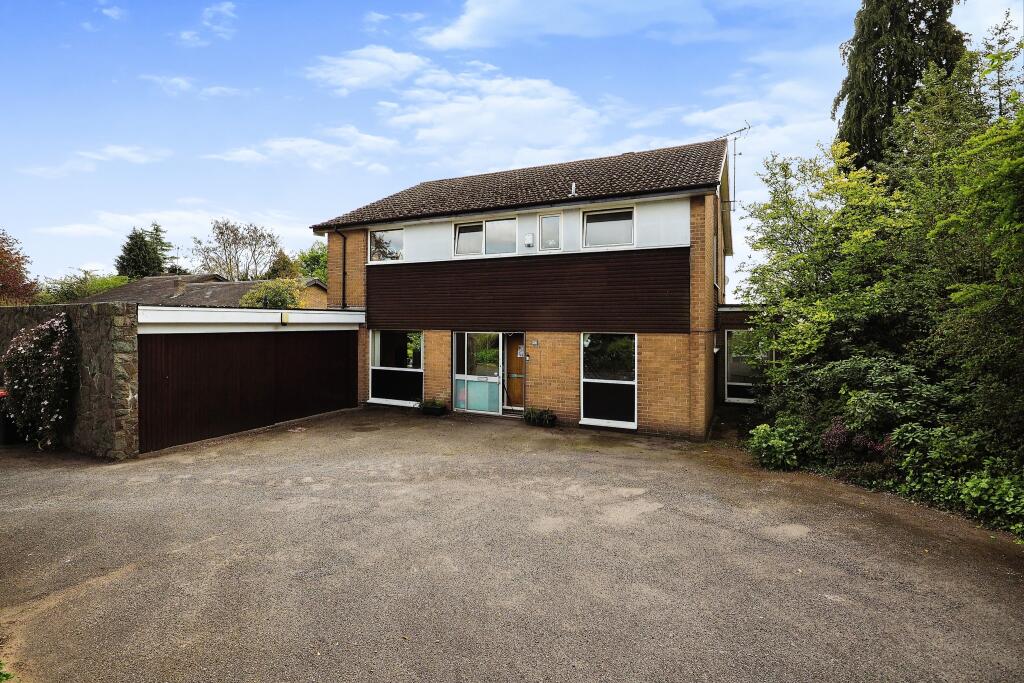 4 bedroom detached house for sale in Claremont Avenue, Bramcote, Nottingham, NG9