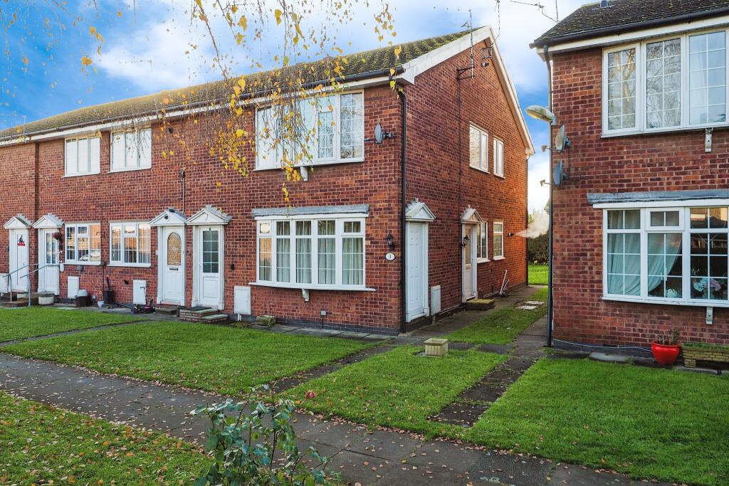 2 bedroom flat for sale in Sherwood Court, Beeston, Nottingham