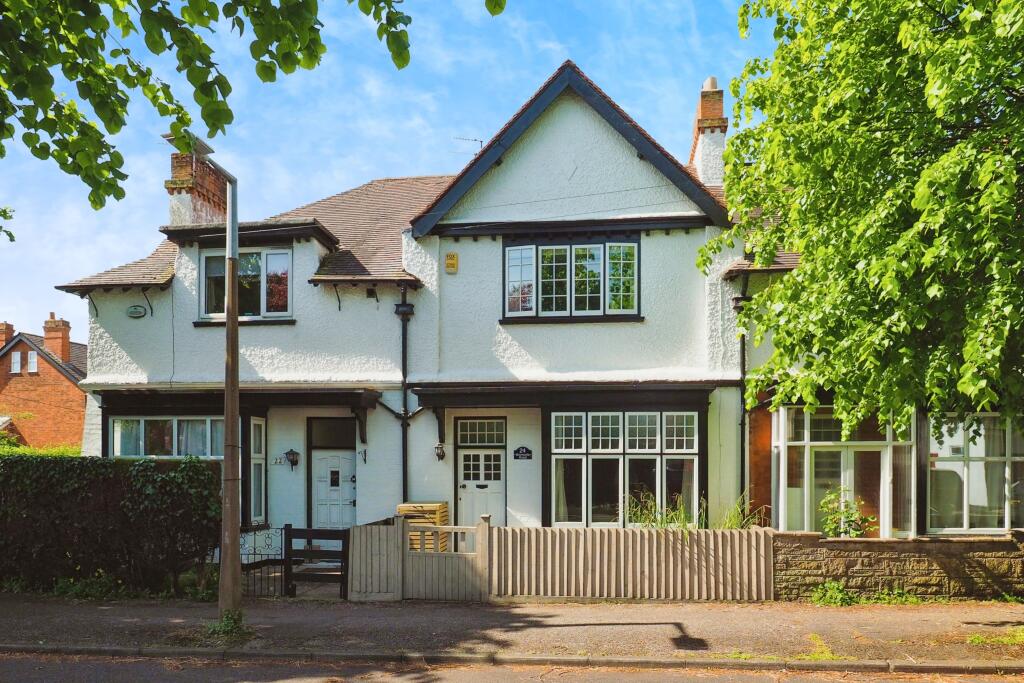 2 bedroom terraced house for sale in Bramcote Road, Beeston, Nottingham