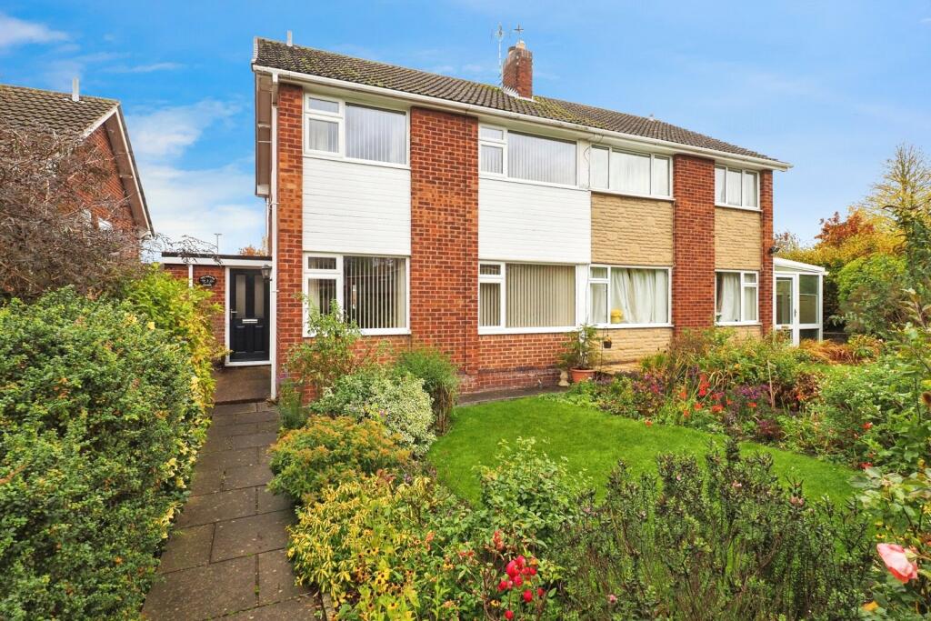 Main image of property: Weldbank Close, Beeston, Nottingham, Nottinghamshire, NG9