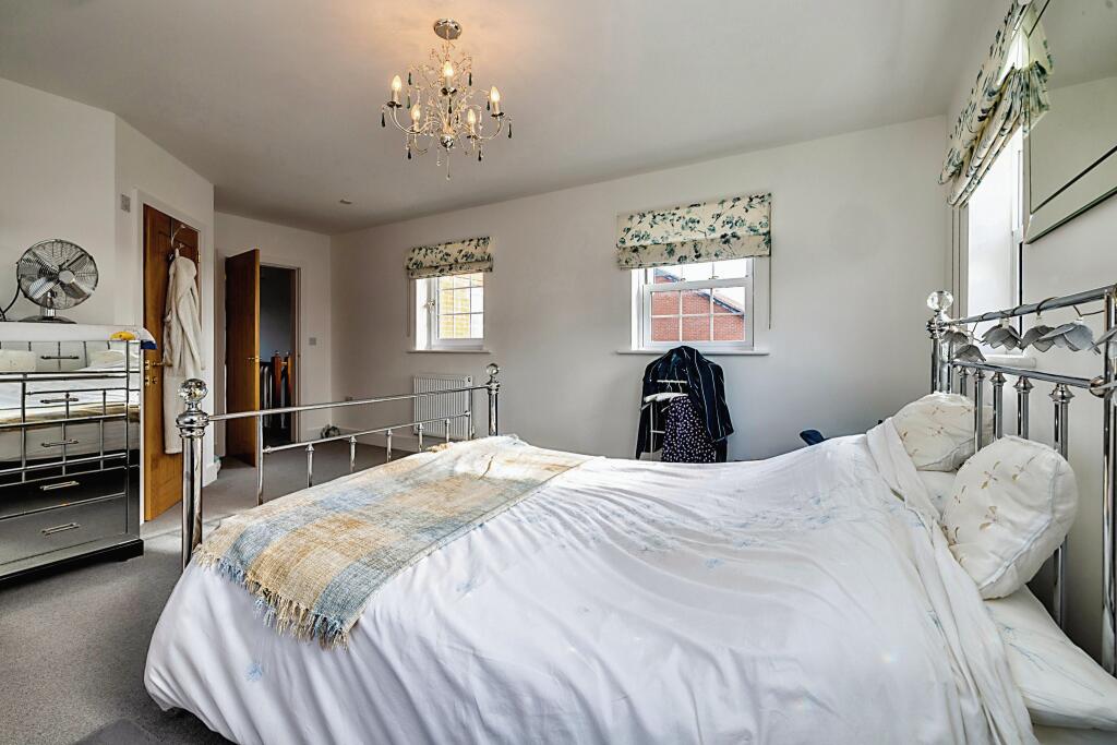 4 bedroom detached house for sale in Thorpe Bank, Little Steeping