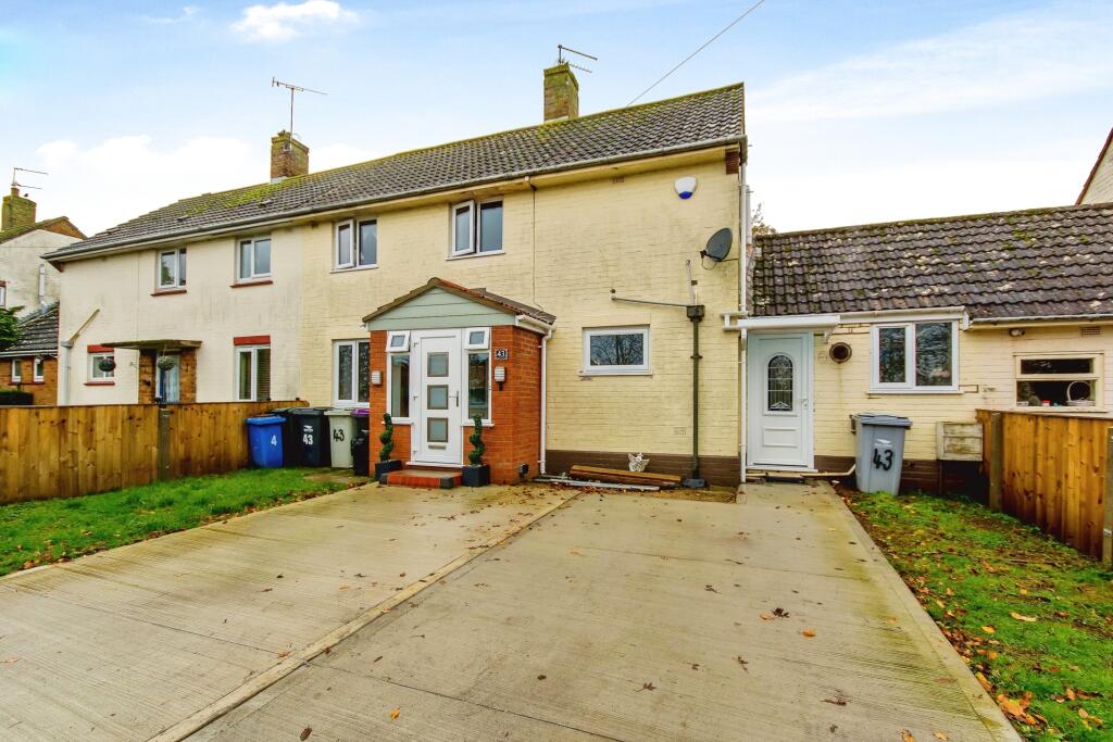 4 bedroom terraced house for sale in Woodlands Avenue, Spilsby