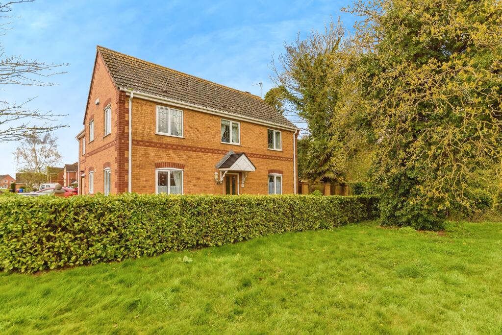 4 bedroom detached house for sale in Cleymond Chase, Kirton, Boston