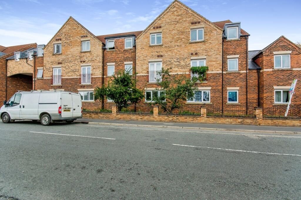 2 bedroom flat for sale in Castle Square, Wyberton West Road, Boston
