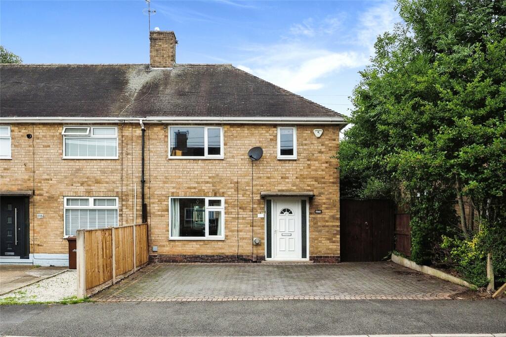 3 bedroom end of terrace house for sale in Listowel Crescent, Clifton