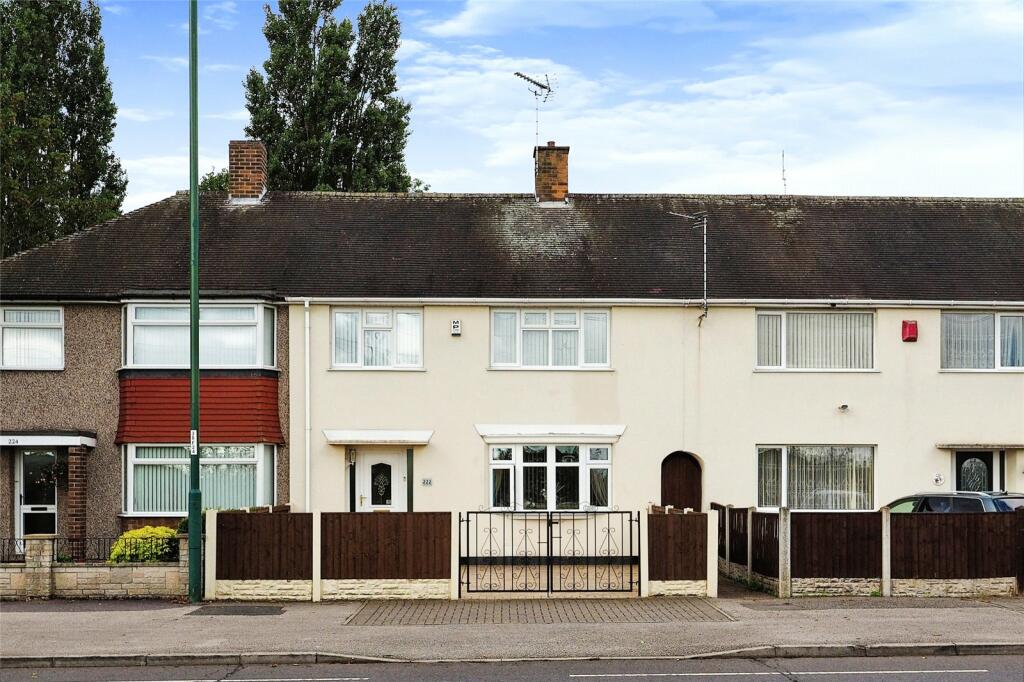 3 bedroom terraced house for sale in Farnborough Road, Clifton