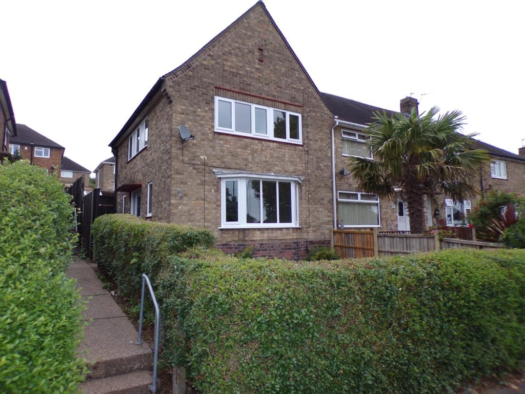 3 bedroom semidetached house for sale in Pinewood Gardens, Clifton
