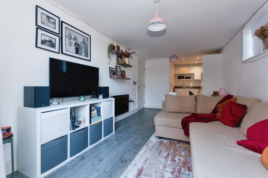 Additional property image - Alcester Road, Birmingham, West Midlands, B13