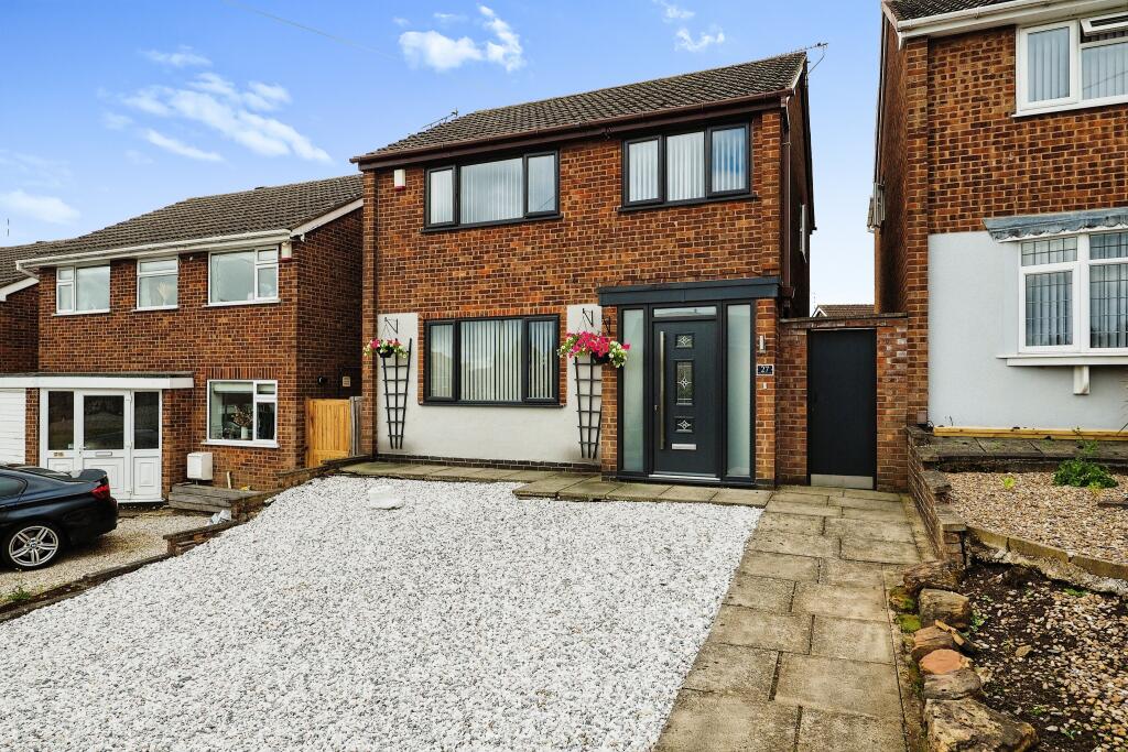 3 bedroom detached house for sale in Braunton Close, Hucknall