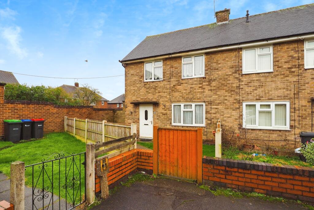 2 bedroom semidetached house for sale in Spruce Grove, Hucknall