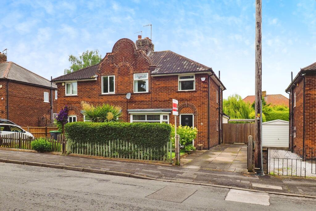 3 bedroom semidetached house for sale in Park Drive, Hucknall