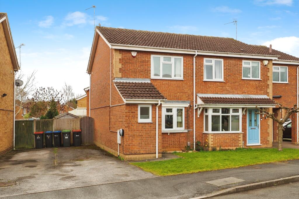 Main image of property: Minster Close, Hucknall, Nottingham, Nottinghamshire, NG15