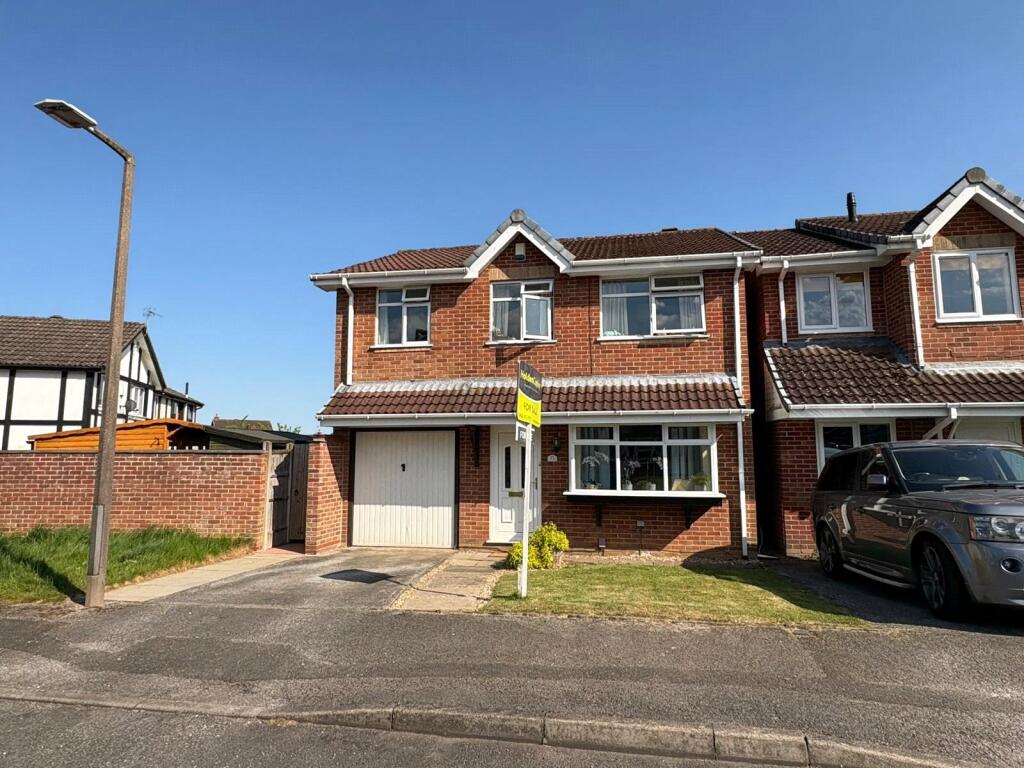 Main image of property: Fircroft Drive, Hucknall, Nottingham, Nottinghamshire, NG15
