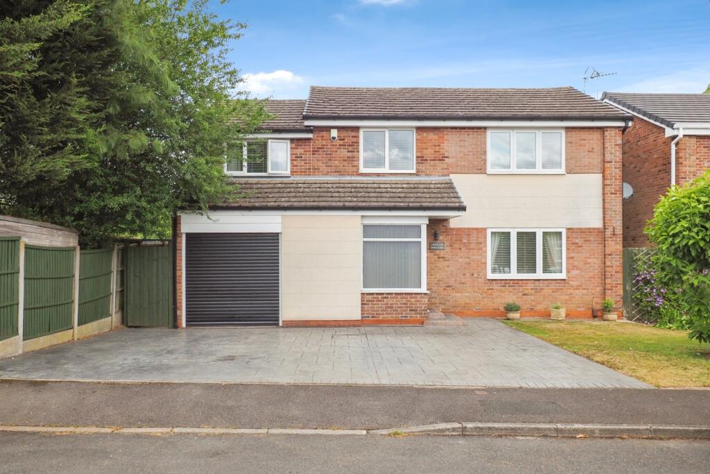 Main image of property: Portland Park Close, Hucknall, Nottingham, Nottinghamshire, NG15