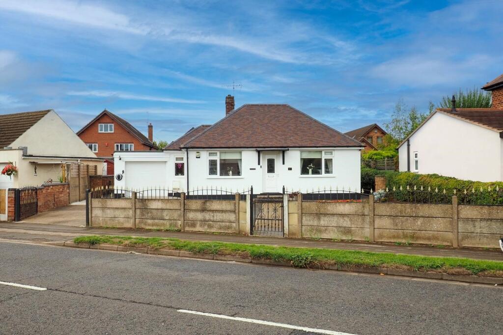 Main image of property: Linby Road, Hucknall, Nottingham, Nottinghamshire, NG15