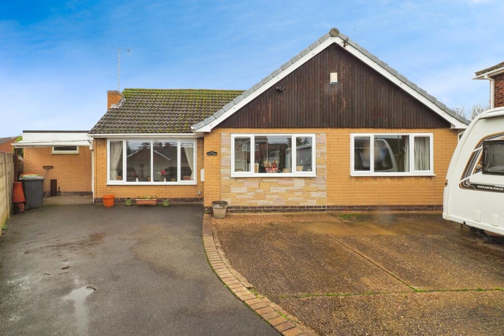 Main image of property: Leen Drive, Hucknall, Nottingham, Nottinghamshire, NG15