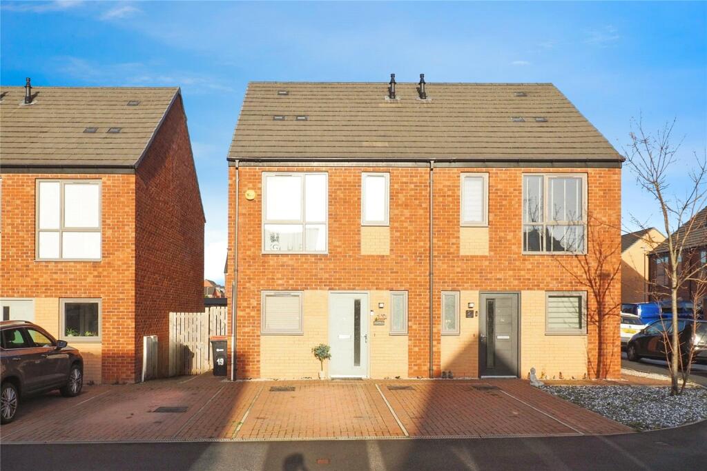 Main image of property: Harker Close, Hucknall, Nottingham, Nottinghamshire, NG15