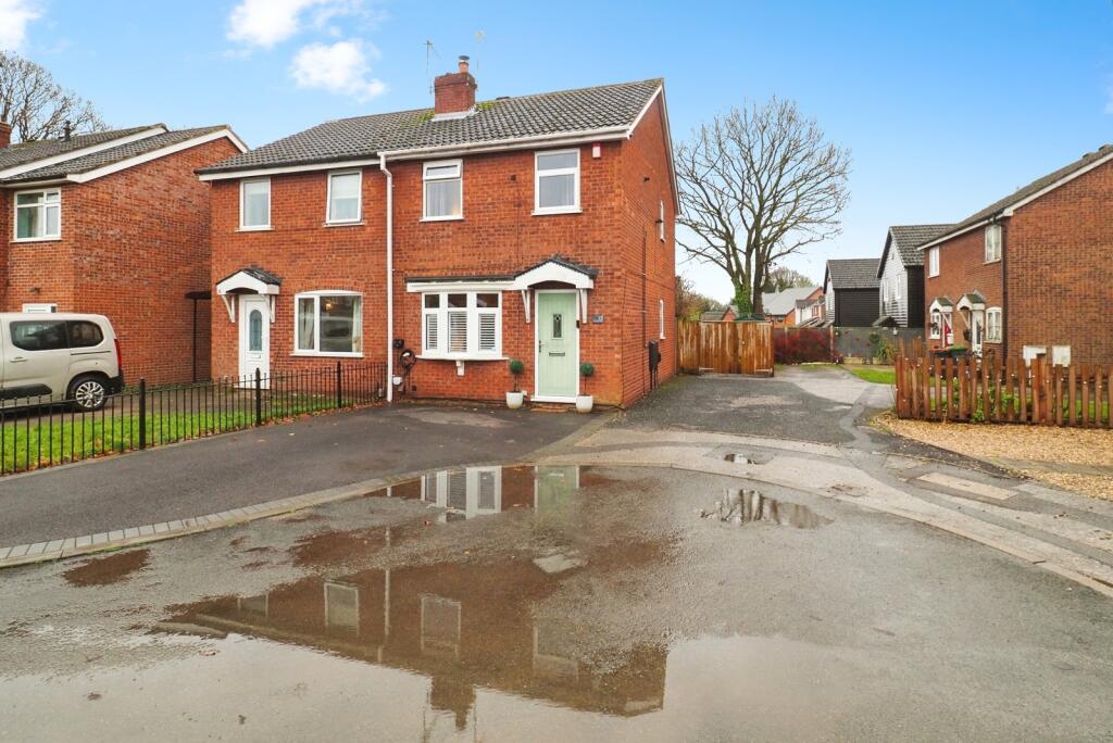 Main image of property: Oak Tree Close, Hucknall, Nottingham, Nottinghamshire, NG15