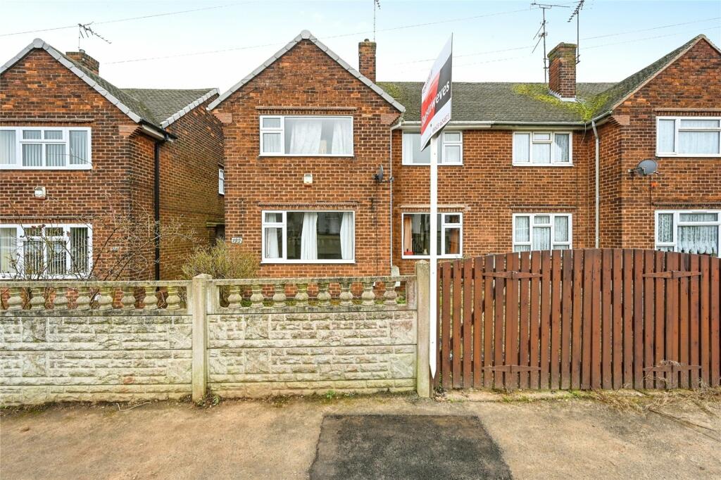 3 bedroom semidetached house for sale in Brick Kiln Lane, Mansfield, Nottinghamshire, NG18