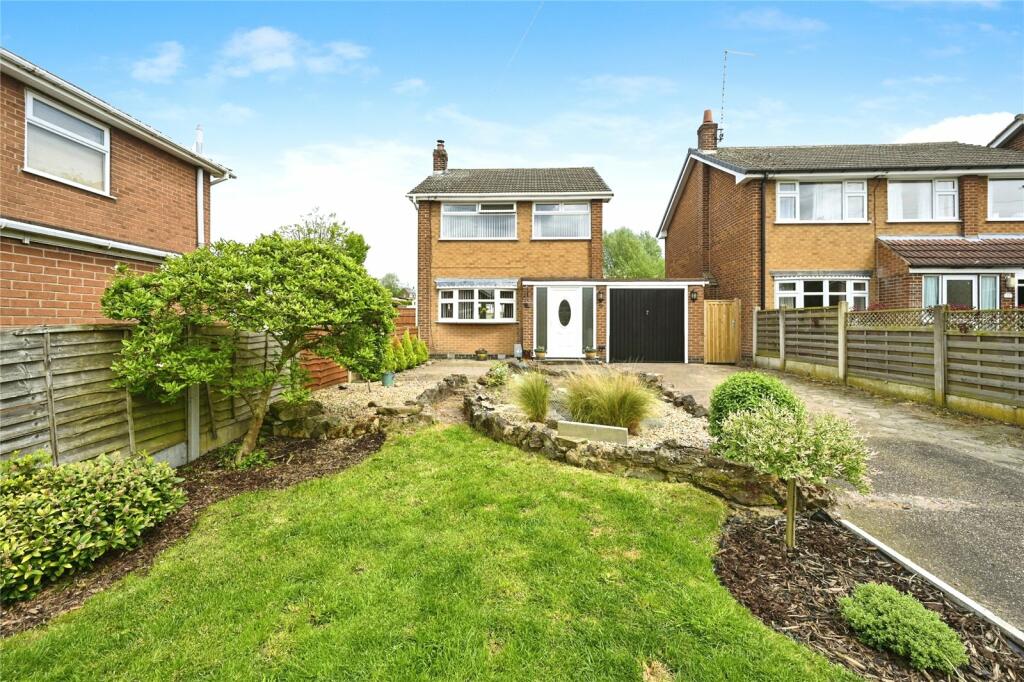 3 bedroom detached house for sale in Mickledale Close, Bilsthorpe